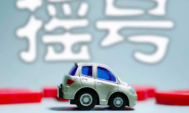 高速路上，純電車要取代燃油車任重而道遠！