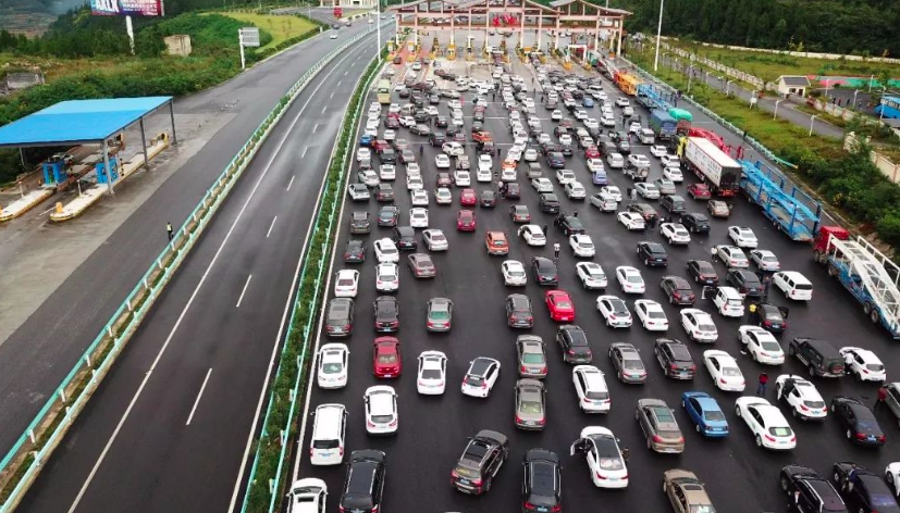 高速路上，純電車要取代燃油車任重而道遠！